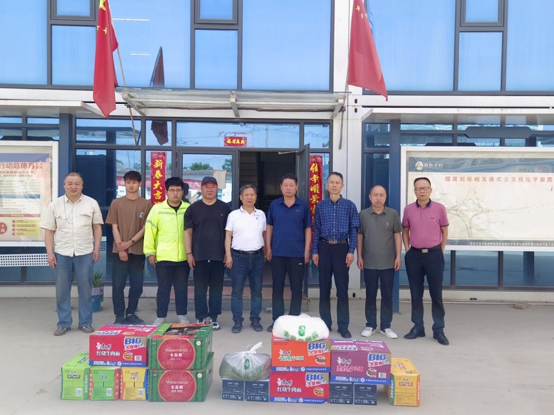 高速路上的“清涼補(bǔ)給”